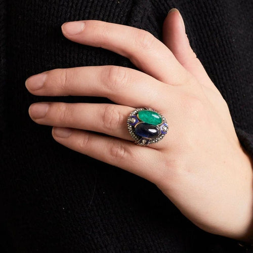 Bague 53 Bague en or jaune 18 K et argent avec saphir, émeraude et diamants 58 Facettes