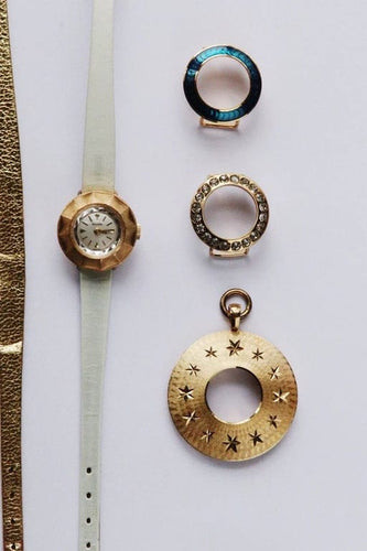 Montre Nivada - Coffret de montre vintage plaqué or avec pendentif 58 Facettes