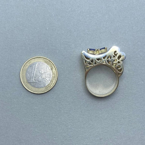 Bague 56 Bague en or 14 kt avec diamants et saphirs 58 Facettes