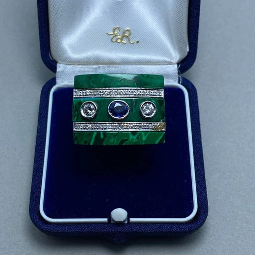 Bague 56 Bague en or blanc 14 kt avec saphir et diamants 58 Facettes