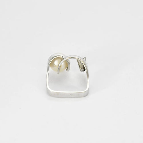 Bague 49 Alain Roure (attribuée) - Bague en or blanc 18 carats, perle et diamant 58 Facettes