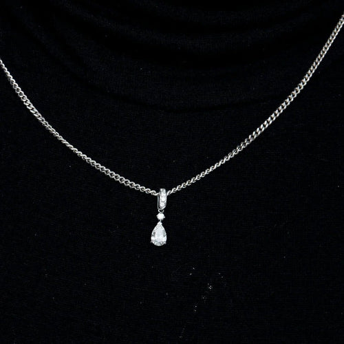 Pendentif Pendentif en or blanc et diamants 58 Facettes 2090679