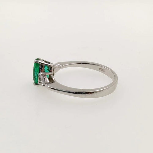 Bague 53.5 Bague en or blanc 18 carats avec émeraude poire et diamants 58 Facettes