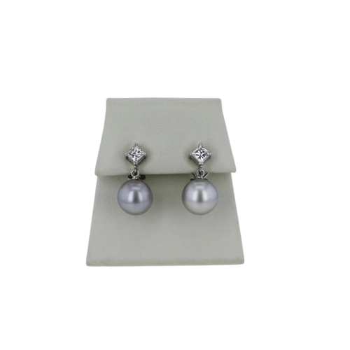 Boucles d'oreilles Boucles d'oreilles à clip en or blanc 18k avec perles de Tahiti et diamants 58 Facettes 001.41426