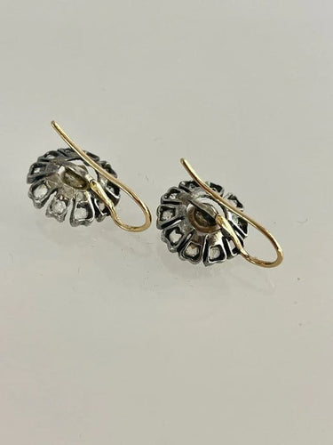 Boucles d'oreilles Boucles d'oreilles Églantine - Fleur en or 18 carats, argent, perles et diamants 58 Facettes 988896