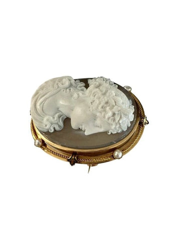Broche Broche camée sur agate en or jaune 18 carats 58 Facettes