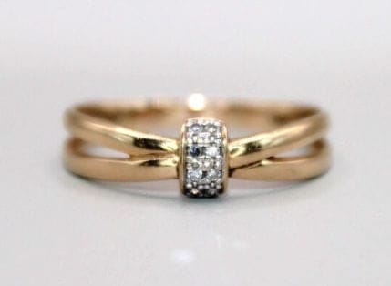 Bague 56 Bague en or jaune 18 carats sertie de 8 diamants 58 Facettes