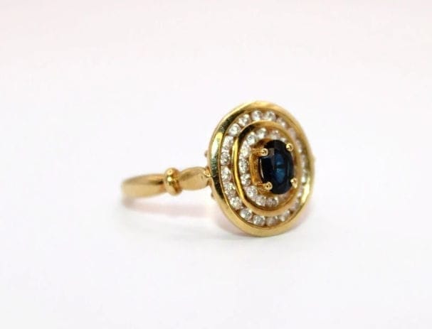Bague 57 Bague Pompadour vintage en or jaune 18 carats, saphir et diamants 58 Facettes