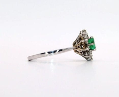 Bague Bague marguerite en or gris 18K à émeraude et diamants 58 Facettes