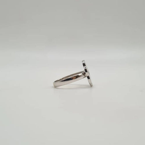 Bague 54 Bague fleur en or blanc 18 carats sertie d’un diamant 58 Facettes