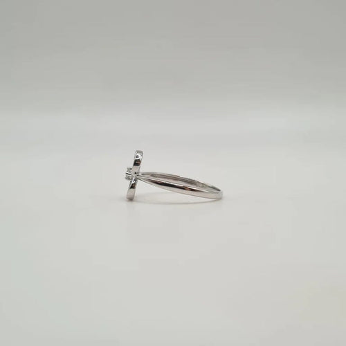 Bague 54 Bague trèfle 4 feuilles en or blanc 18 carats et diamant 58 Facettes