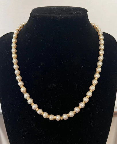 Collier Collier Akoya - Collier choker en or jaune 750 avec perles de culture 58 Facettes