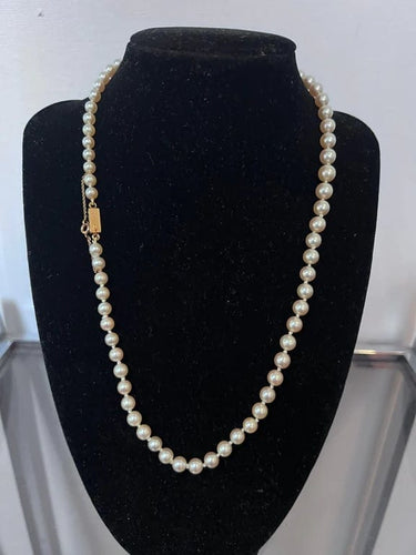 Collier Collier de perles de culture blanches 50 cm, fermoir en or jaune 58 Facettes