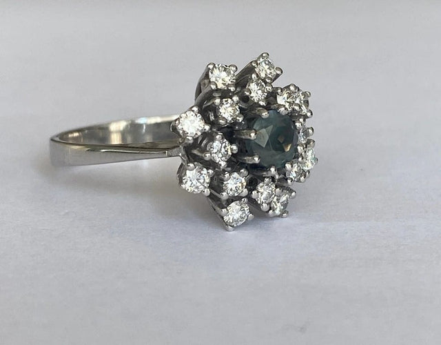 Bague 52.5 Bague en or blanc 14 carats avec alexandrite 0,60 ct et diamants 58 Facettes