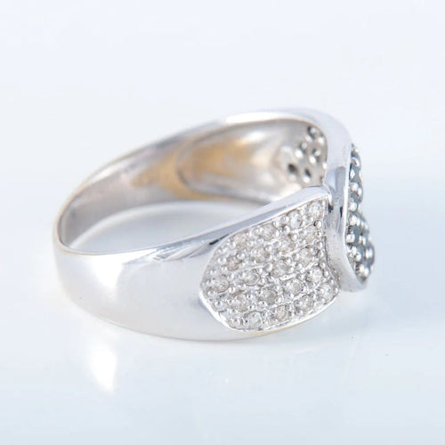 Bague 57 Bague pavée en or blanc 18K avec onyx et diamants 58 Facettes