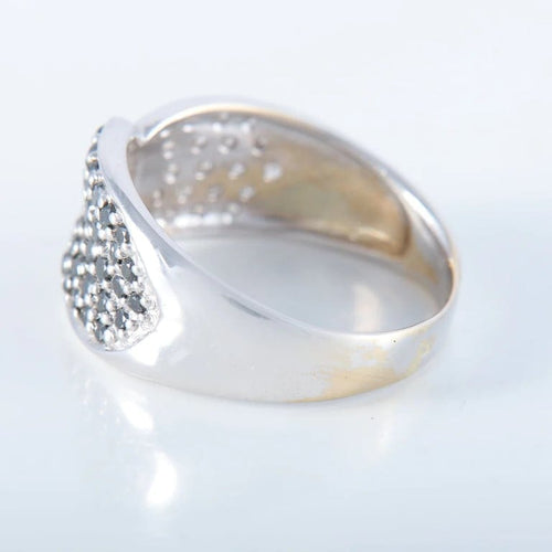 Bague 57 Bague pavée en or blanc 18K avec onyx et diamants 58 Facettes