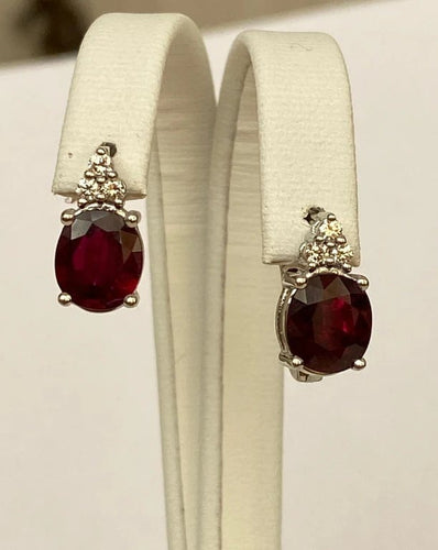 Boucles d'oreilles Boucles d’oreilles puces en or blanc 18 carats, rubis et diamants 58 Facettes