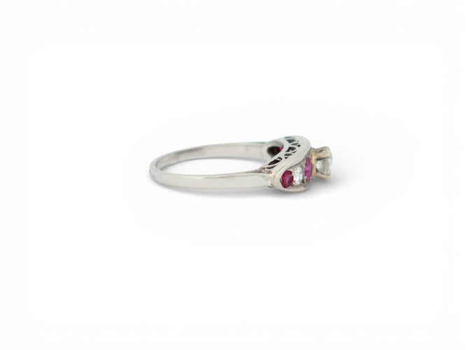 Bague 53 bague art deco t54 sertie de diamants 0.45ct & rubis 0.25ct en or blanc 18k 58 Facettes 273171