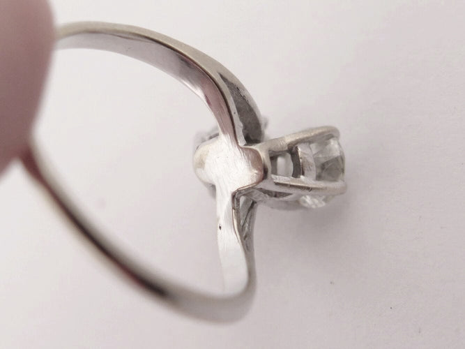 Bague 53 bague sertie toi & moi 2 diamants 0.95ct t53 en or blanc 18k 3g 58 Facettes 273170
