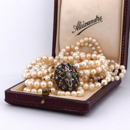 Collier Collier de perles - Fermoir en or 18 carats et argent, diamants et émeraudes 58 Facettes CL93 '(5269)