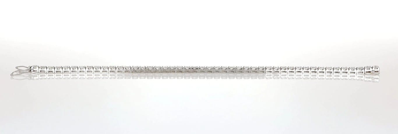Bracelet Bracelet en or blanc 18 carats serti de diamants naturels 58 Facettes