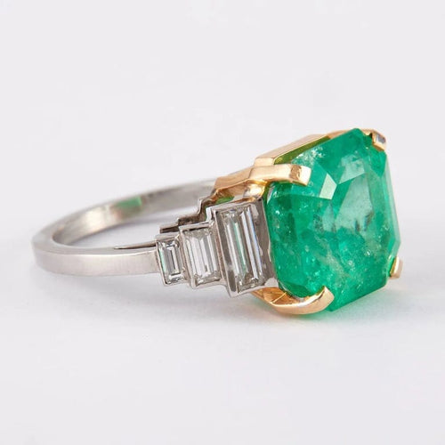 Bague 53 Bague émeraude et diamants en or jaune et or gris 750 58 Facettes