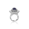 Bague 57 Bague en or blanc 18 carats avec saphir de Ceylan 10,06 ct et diamants 58 Facettes F24