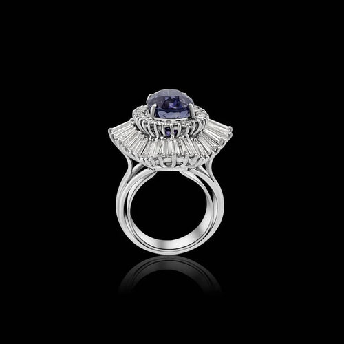 Bague 57 Bague en or blanc 18 carats avec saphir de Ceylan 10,06 ct et diamants 58 Facettes F24