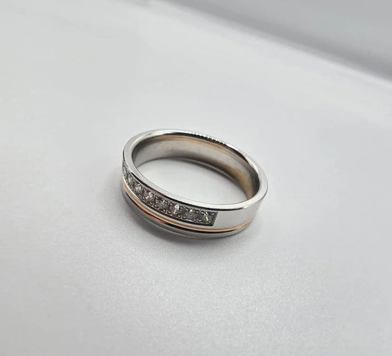 Bague 56 Bague sertie de diamants en or blanc, jaune et rose 18k 58 Facettes 1-0000636/2