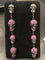 Boucles d'oreilles Pendants d’oreilles « Têtes de mort » en or noirci 18 ct rubis et diamants noirs 58 Facettes