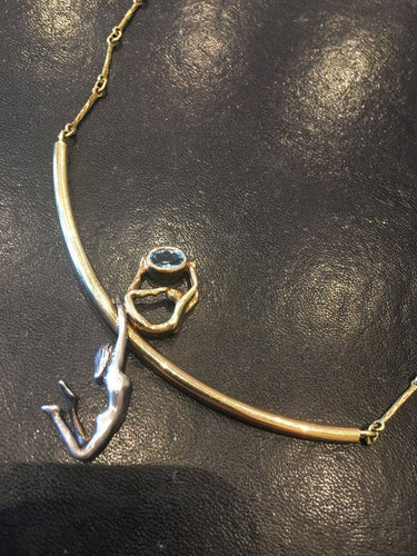 Collier Collier Bijoux d'Artiste - Collier acrobates en or jaune et argent 58 Facettes