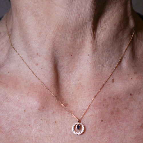 Collier PEACE - Collier en or jaune 18K avec diamants et saphir 58 Facettes UKA000097FV