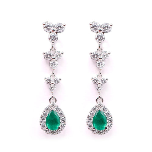Boucles d'oreilles Pendantes - Boucles d’oreilles en or blanc 18 K, émeraudes et diamants 58 Facettes UKA000091FV