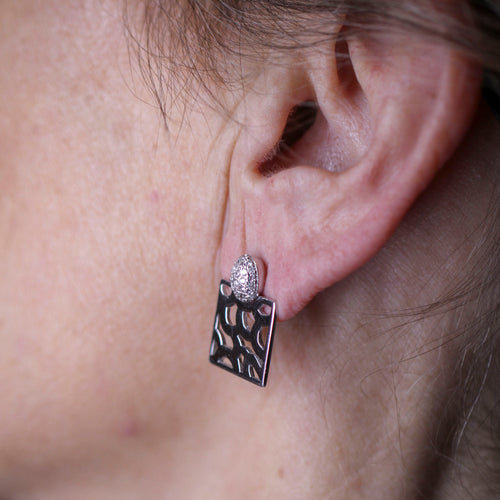 Boucles d'oreilles Safari - Boucles d’oreilles en or blanc 18K avec diamants 58 Facettes UKA000087FV