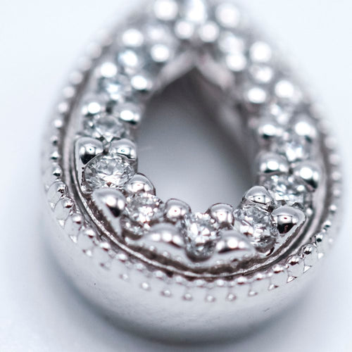 Pendentif Pendentif goutte en or blanc 18K et diamants 58 Facettes UKA000106LF