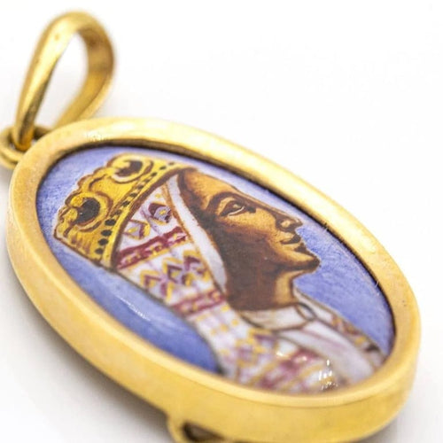 Pendentif Médaille Vierge de Montserrat en or jaune et émail 58 Facettes D359724LF