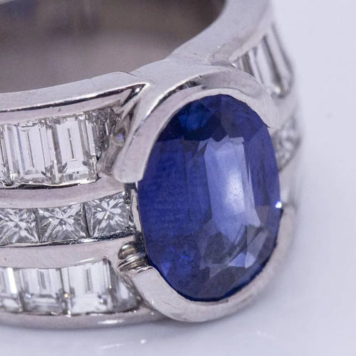 Bague 54 Bague en or blanc 18 kt avec saphir du Cachemire et diamants 58 Facettes D360602LF