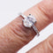 Bague 47 Bague solitaire en or blanc 18 kt avec diamant ovale 1,01 ct 58 Facettes D360903FV