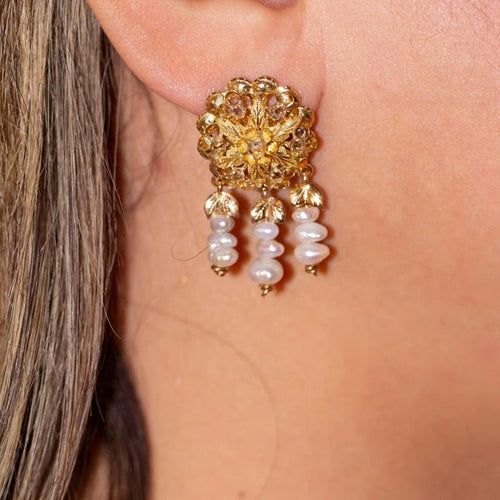 Boucles d'oreilles Keshi 1900 - Boucles d'oreilles Novecentismo en or jaune 18 carats, diamants et perles 58 Facettes D361018JC