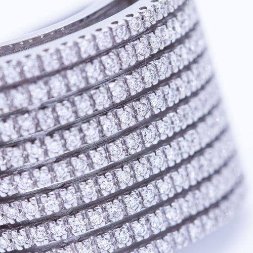 Bague 54 Bague pavée en or blanc 18 kt et diamants 1,70 ct 58 Facettes N102922EJ