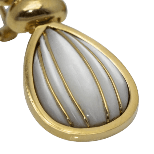 Boucles d'oreilles Boucles d'oreilles - Nacre et saphir en or jaune 18 ct 58 Facettes D360531FJ