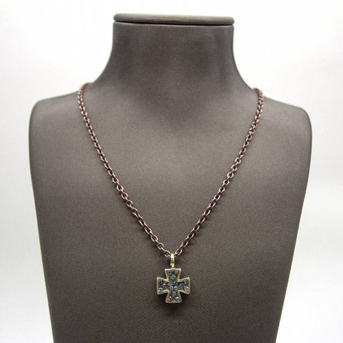 Collier Collier croix - Pendentif en or blanc, argent et topazes bleues 58 Facettes D363906SO