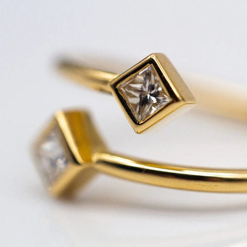 Bague 53 Bague Princess en or jaune 18 carats et diamants taille princesse 58 Facettes D364481GM