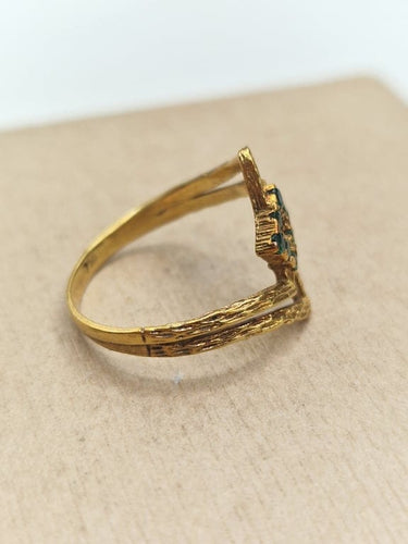 Bague 50.5 Bague vintage forme Z en or jaune 18 ct et émeraudes 58 Facettes CV-010