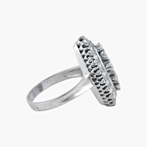 Bague 55 Bague marquise en or blanc 18 ct et diamants 58 Facettes