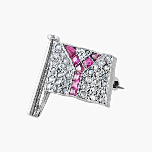 Broche Broche drapeau en or blanc 18 ct, diamants et rubis 58 Facettes