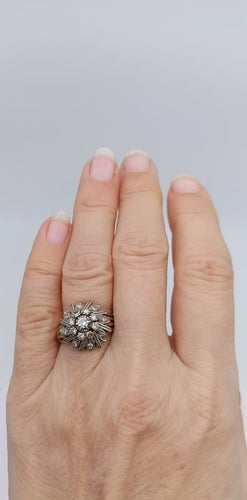 Bague 56 Bague marguerite fleur vintage en or gris 18K sertie de diamants 58 Facettes AX-570