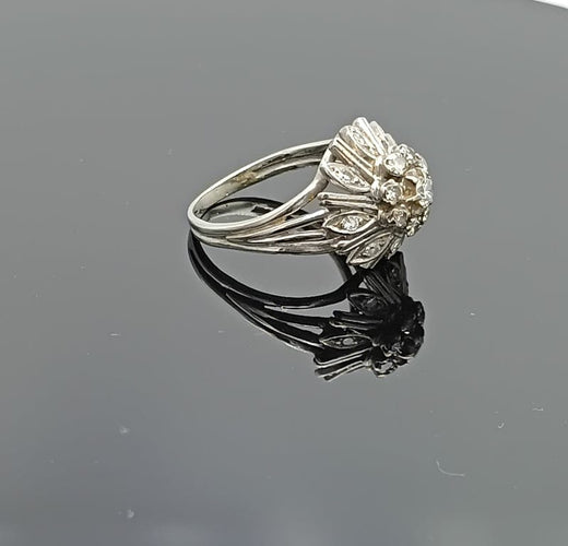 Bague 56 Bague marguerite fleur vintage en or gris 18K sertie de diamants 58 Facettes AX-570
