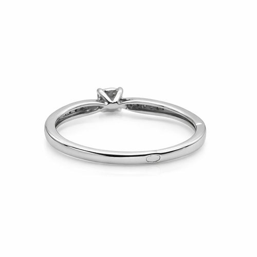 Bague 54 Bague solitaire en or gris 18 carats et diamants 58 Facettes Bague solitaire