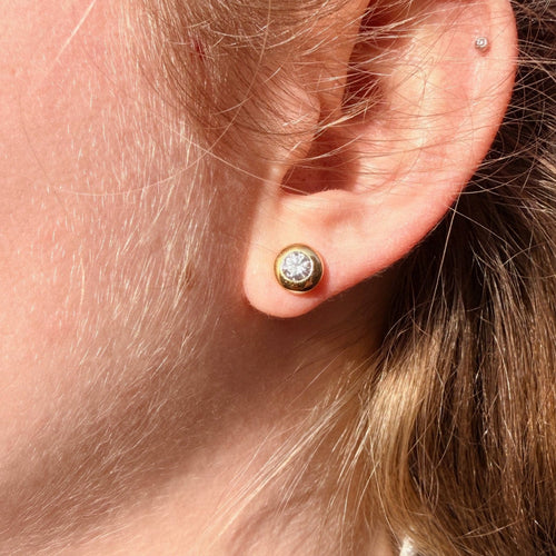Boucles d'oreilles Boucles d’oreilles puces - Diamants taille brillant en or jaune 18k 58 Facettes EE150EC096F04AD3A51867BA47E4E181